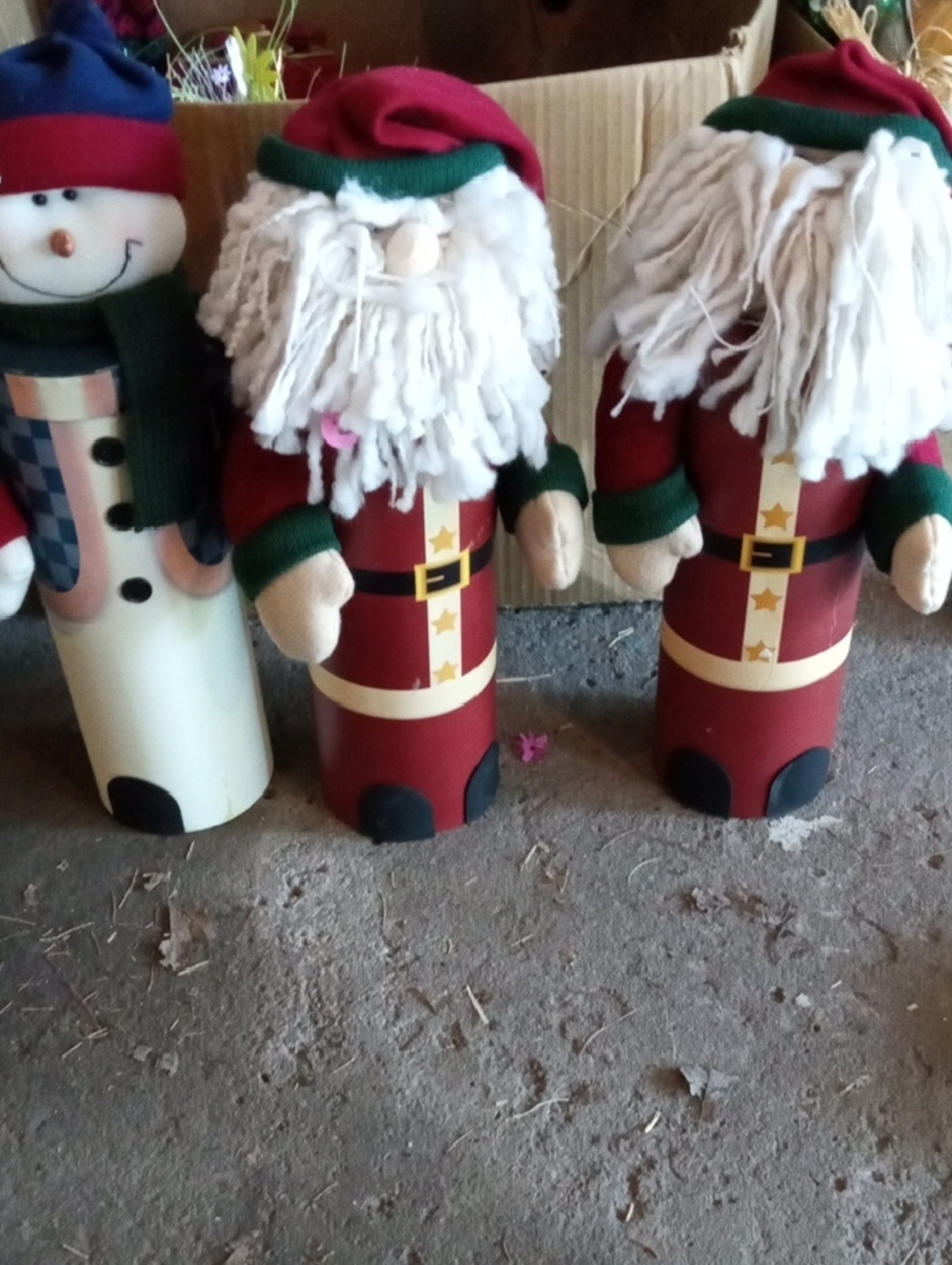Source Unknown Red and Green Santa Bottle Decor Set